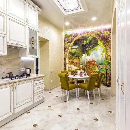 2 Bedroom Tykha Street Center With Parking Place