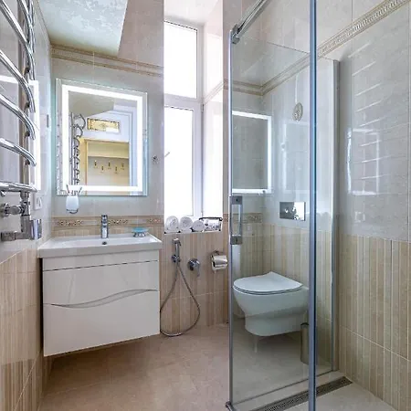 Apartamento 2 Bedroom Tykha Street Center With Parking Place *