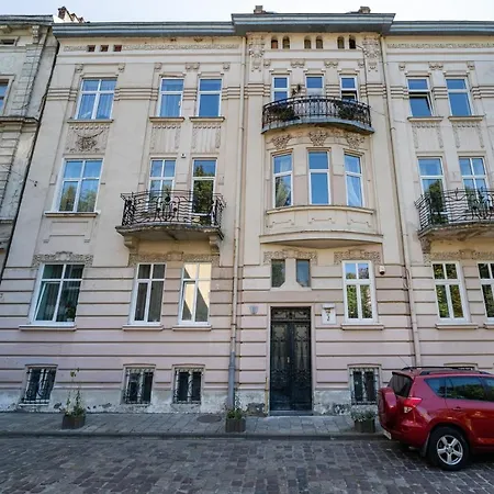 2 Bedroom Tykha Street Center With Parking Place *