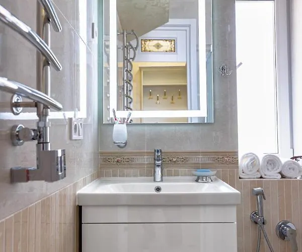 2 Bedroom Tykha Street Center With Parking Place דירה *