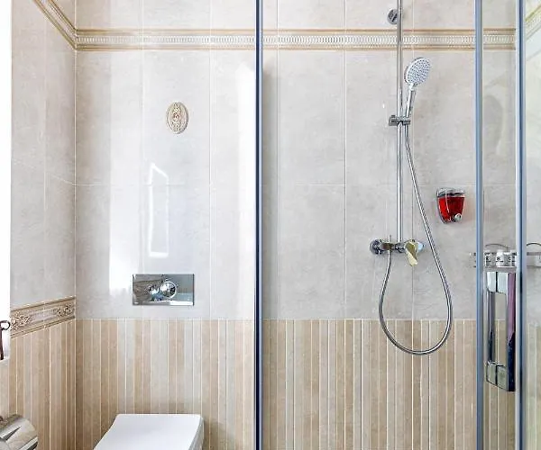 2 Bedroom Tykha Street Center With Parking Place לבוב