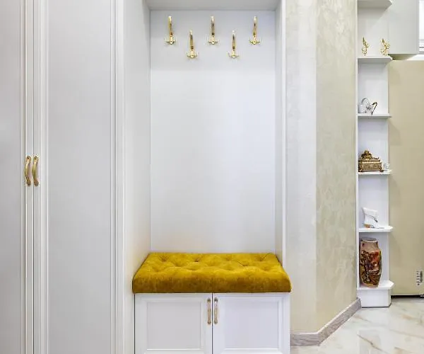 2 Bedroom Tykha Street Center With Parking Place דירה