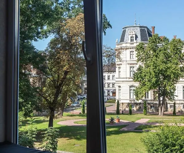 2 Bedroom Tykha Street Center With Parking Place Lägenhet Lviv