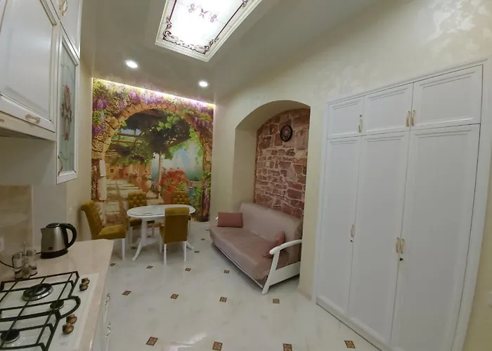 Apartamento 2 Bedroom Tykha Street Center With Parking Place