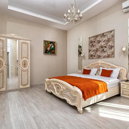 2 Bedroom Tykha Street Center With Parking Place